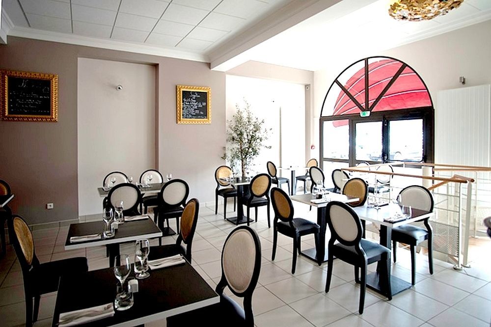 Logis Le Chene Dore La Loupe Εξωτερικό φωτογραφία